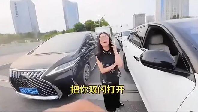 司机气到流产公布完整行车记录仪河北女司机与骑手冲突后续：女(图15)